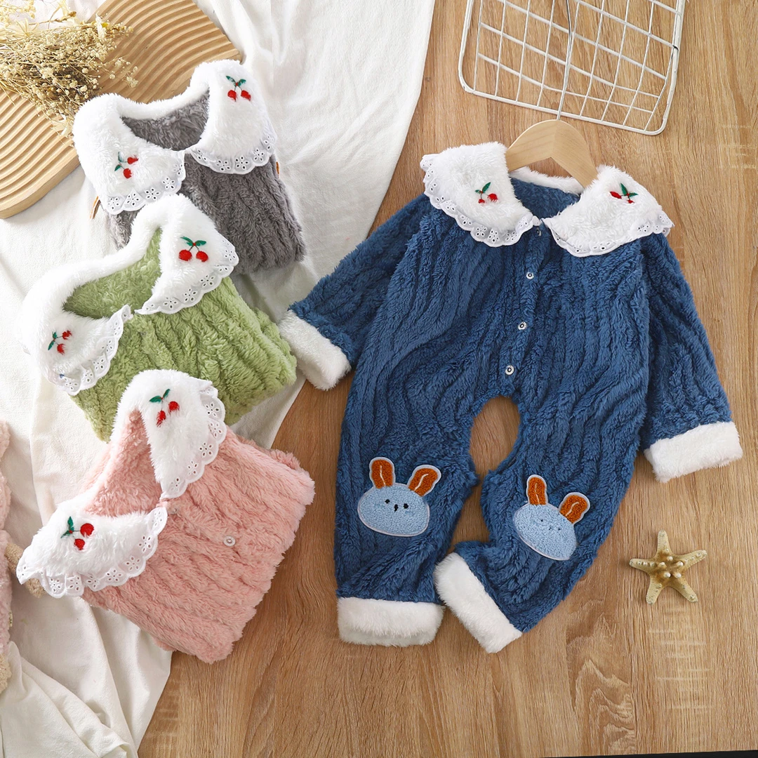 婴儿冬季外出衣新生儿加绒厚连体哈衣满月服男女宝宝秋冬套装