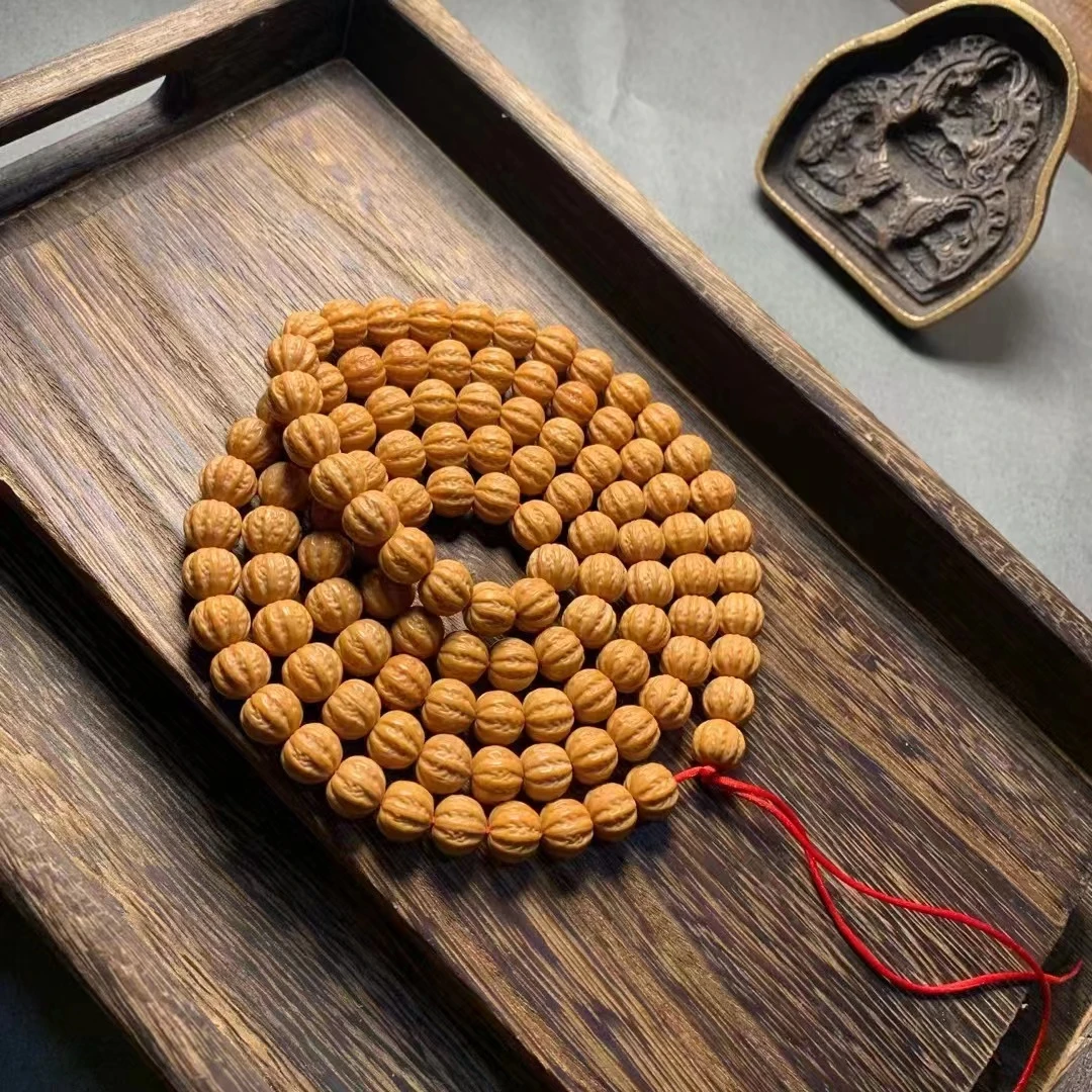 【】猴头精工雕刻八棱脖挂，玉华皮质，上色快，无色差，原色