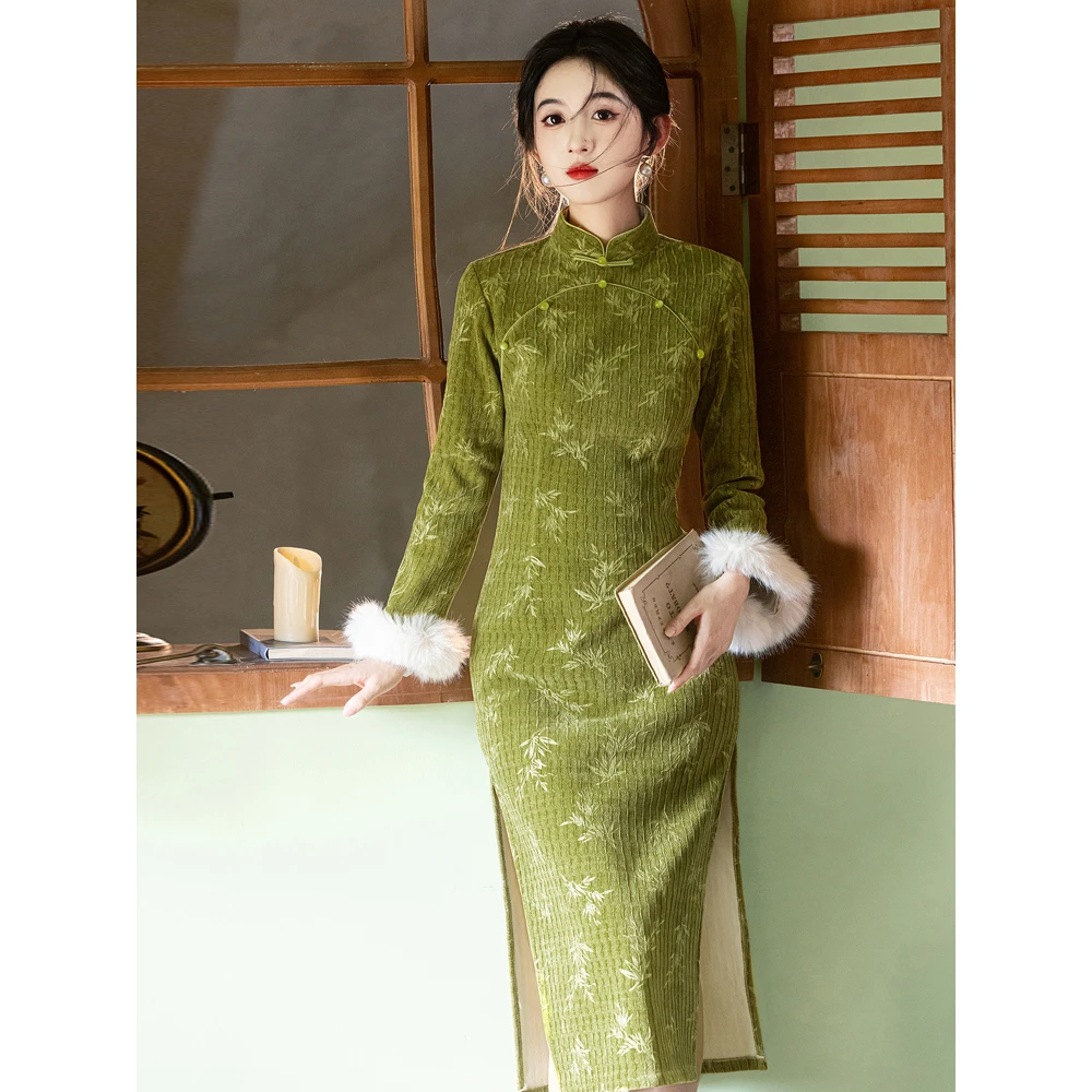 新中式改良绿色加绒加厚旗袍2024年冬季新款日常少女年轻款连衣裙