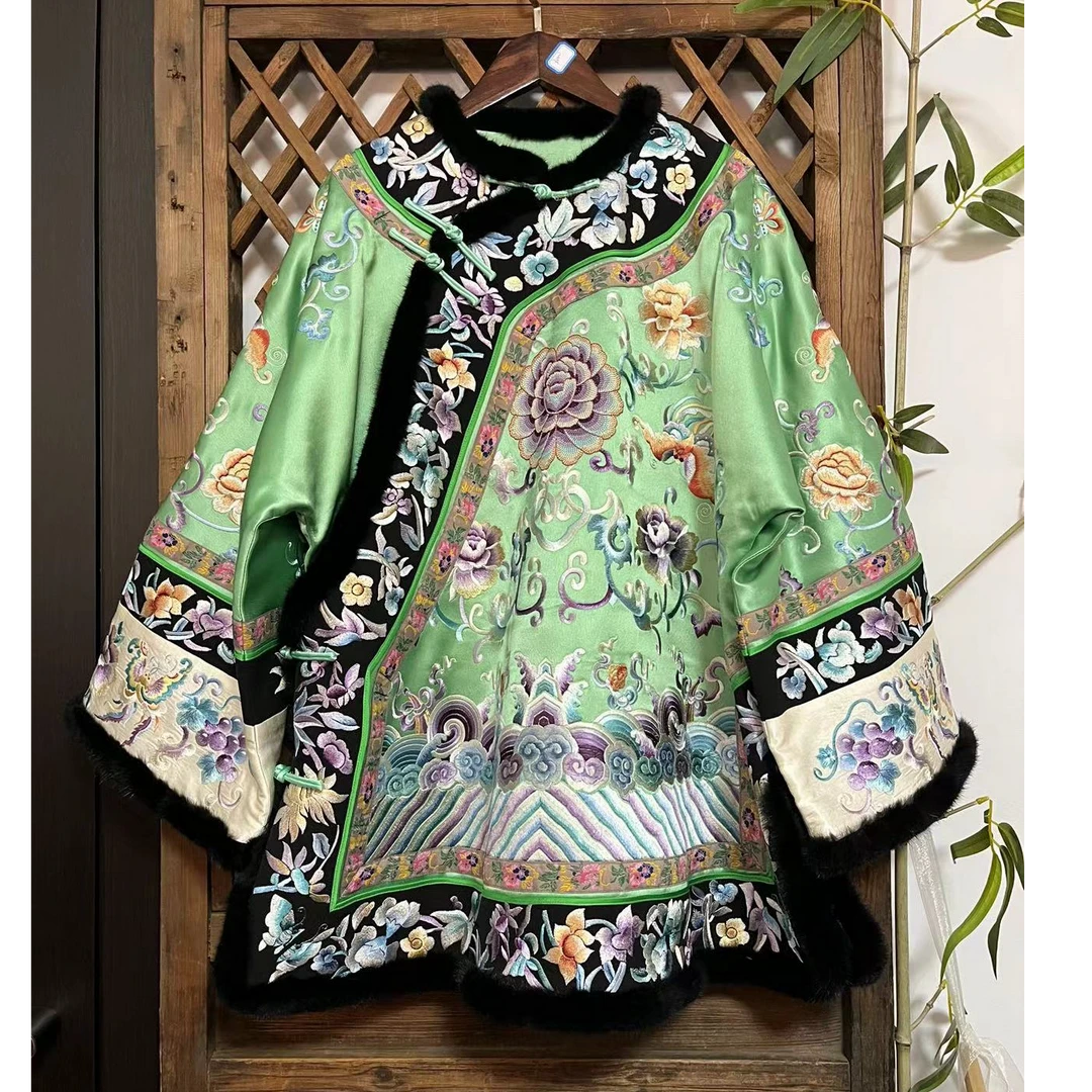 瑜玥传琦原创新款重工刺绣打籽绣水貂毛边斜襟中式加棉上衣女国风