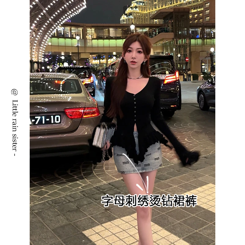 小雨姐姐【腿精邀约】时尚高腰a字显瘦字母刺绣包臀牛仔裙裤