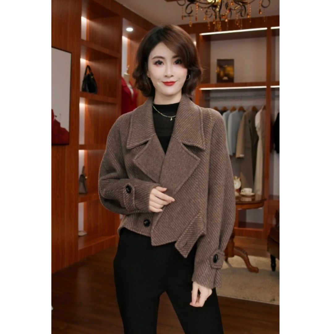 2024上新时尚气质网红西装领修身小个子双面长毛大衣短款24435