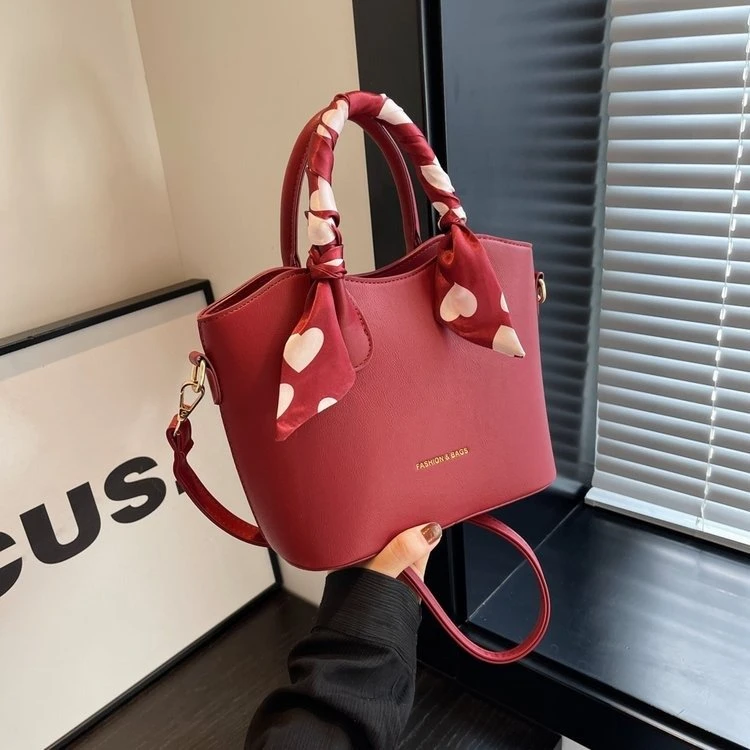 高级感小众红色包包2024新款时尚手提婚包网红气质百搭单肩斜挎包