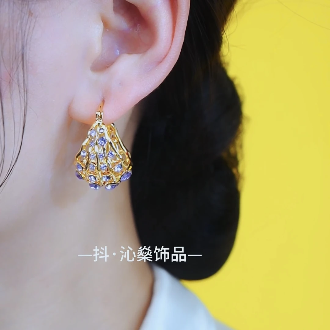 铜合金合成锆石耳饰 紫色镂空设计大耳扣耳饰耳环