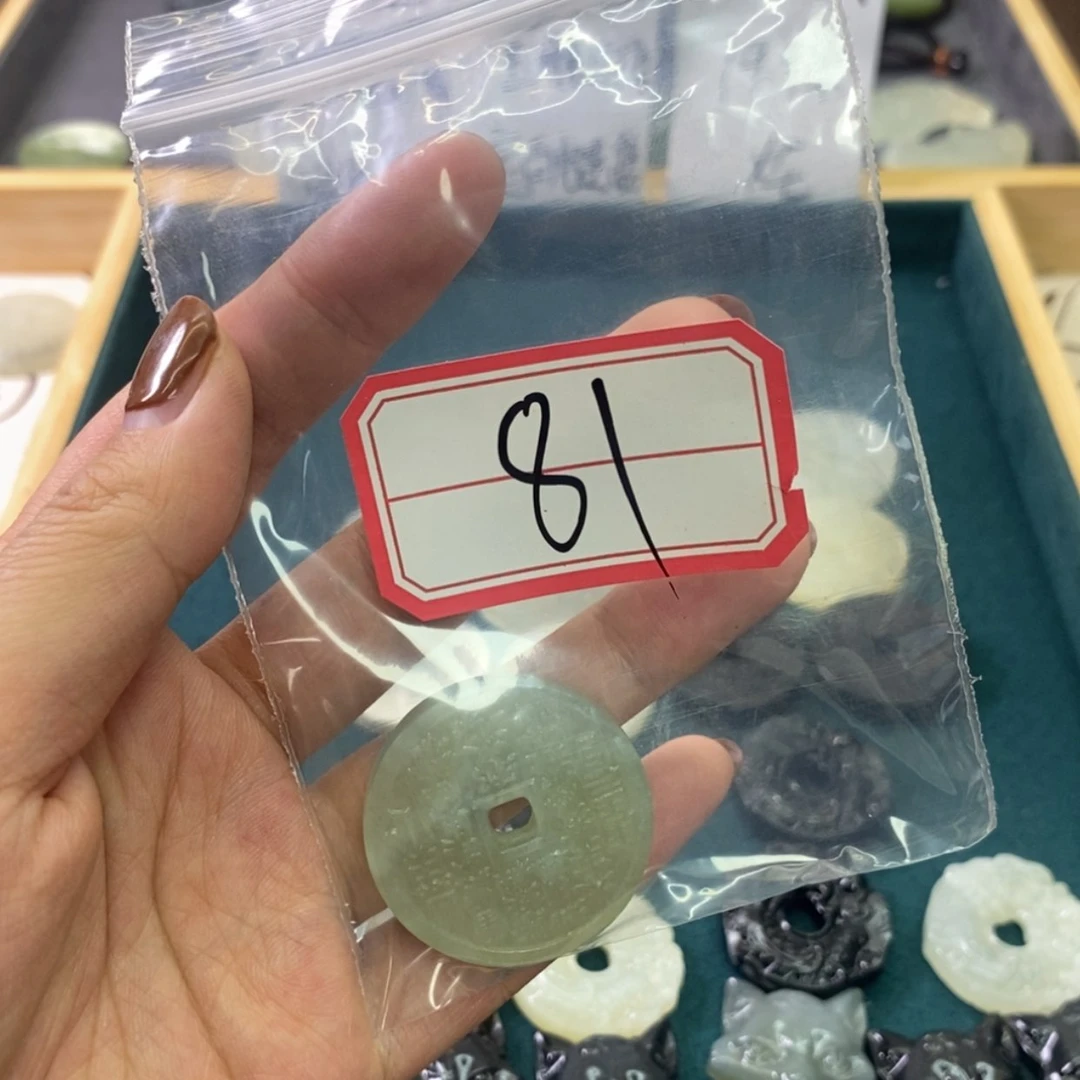 【闪购商品】蛇纹石玉颈饰未镶嵌妍****骨81