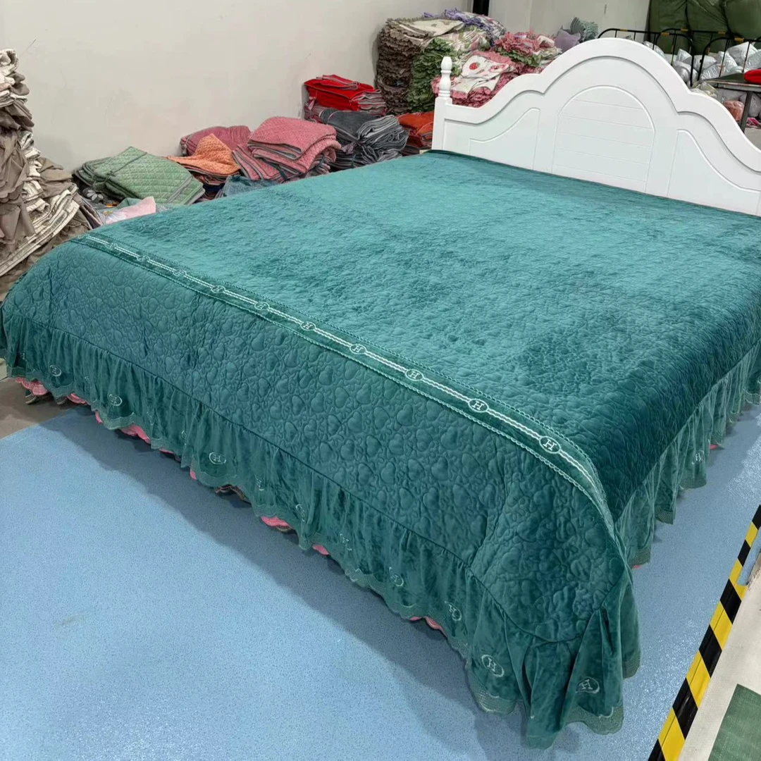 刺绣花边婴儿绒高克重宝宝绒三层加厚大床裙（微瑕尾货）