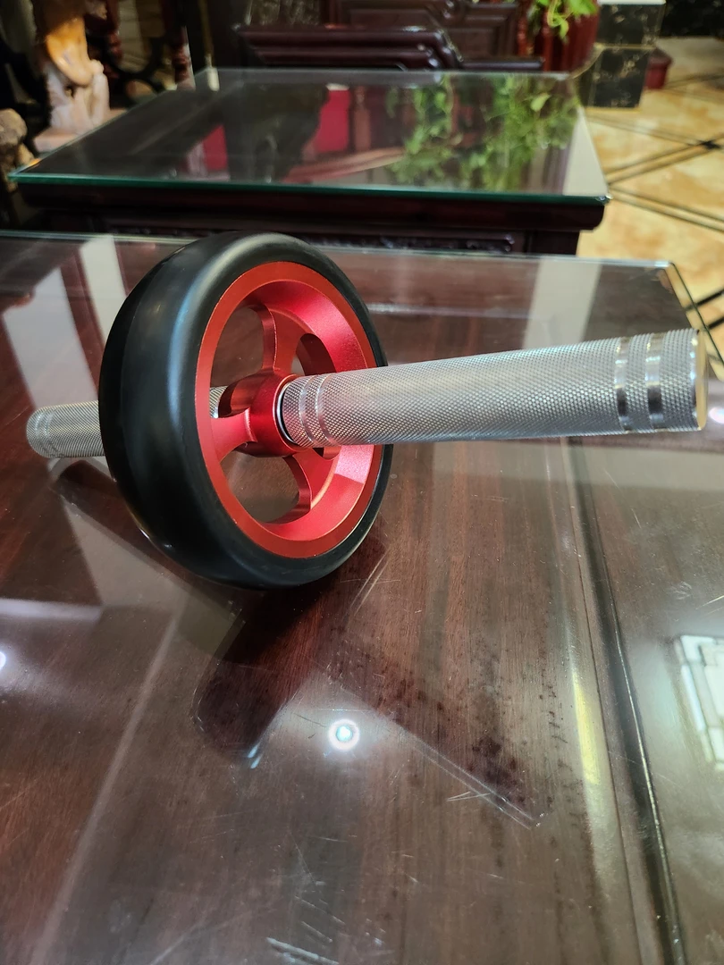 健腹轮，铝合金轮毂，304不锈钢手柄，直径24毫米，手柄长度130毫米，