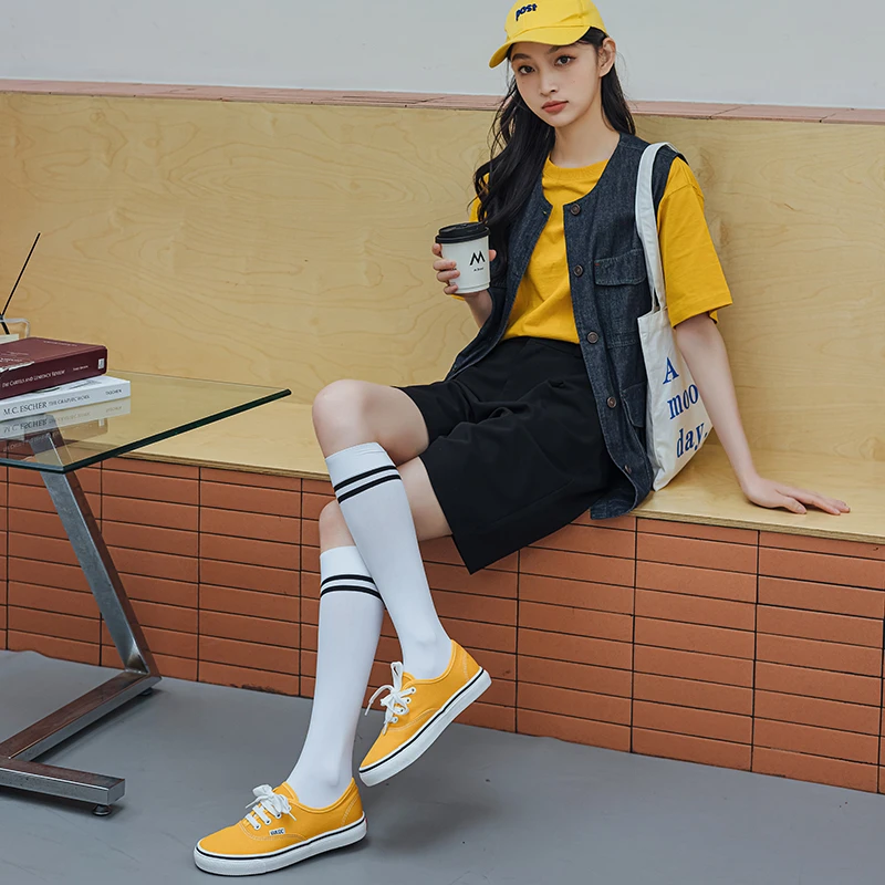 袜子女春夏季长袜哑光防滑防掉高筒小腿袜百搭jk薄款黑白色长筒袜