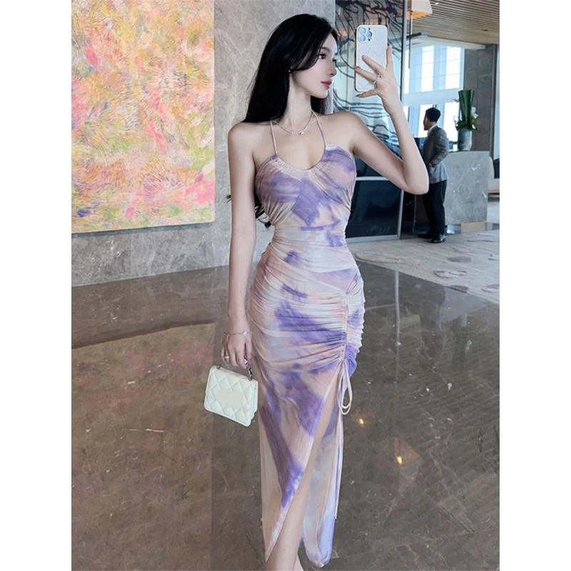 露肩挂脖吊带连衣裙女夏季温柔风褶皱修身显瘦开叉度假中长款裙子