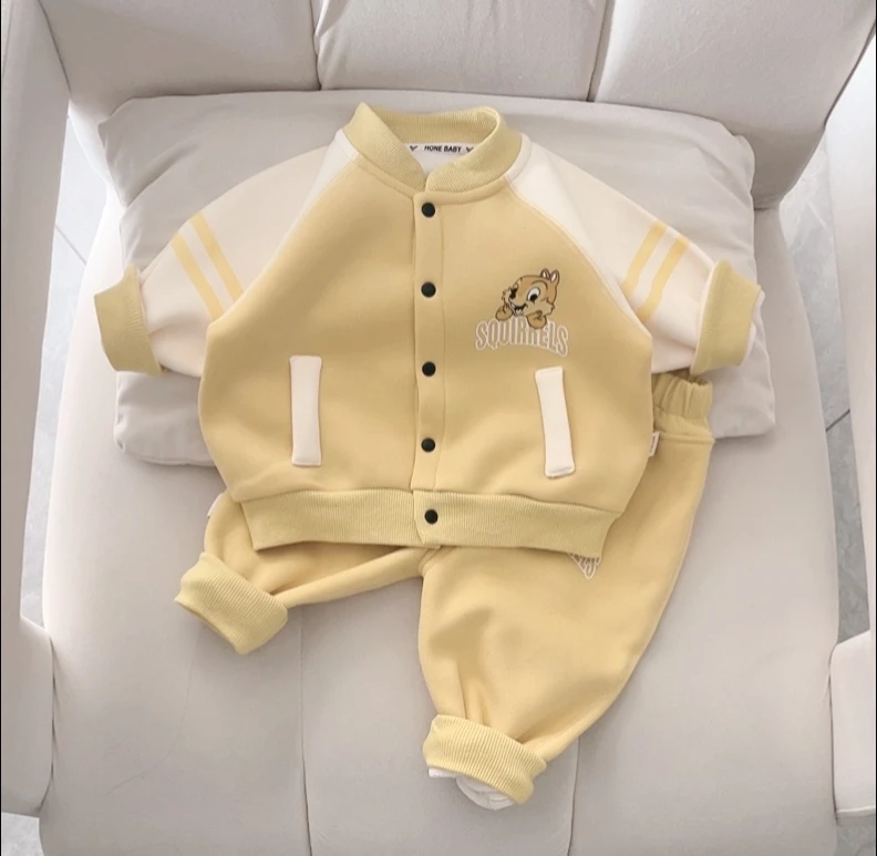 新款宝宝保暖无骨套装松鼠加绒运动套装