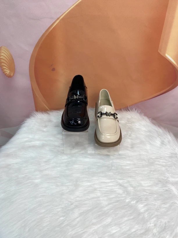 6901时尚气质优雅新款粗跟乐福鞋F