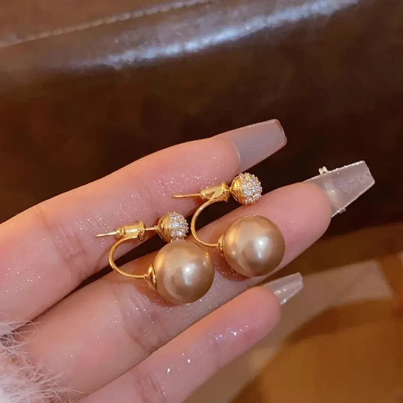 铜合金耳饰 仿珍珠耳饰高级感耳环爆款秋冬耳钉轻奢小众独特设计