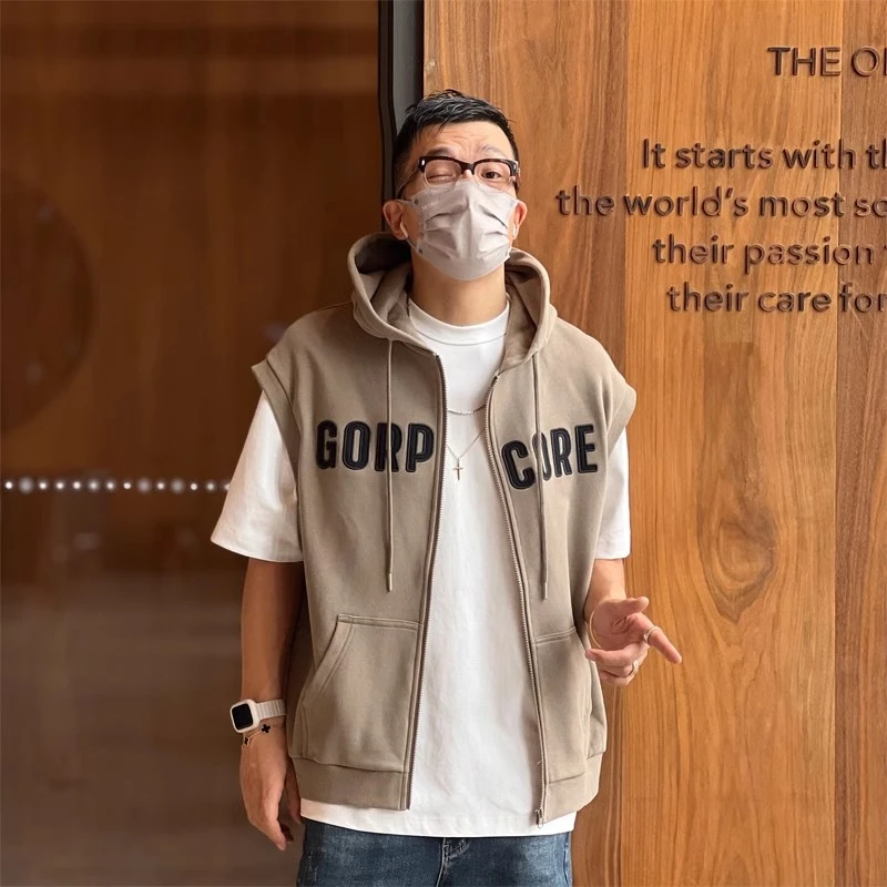 美式高街嘻哈复古运动连帽马甲男装潮牌秋季爆款休闲黑色坎肩上衣