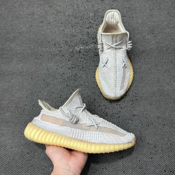 yeezy350 粉天使/41码/二手无原盒/复古休闲鞋/市价2599