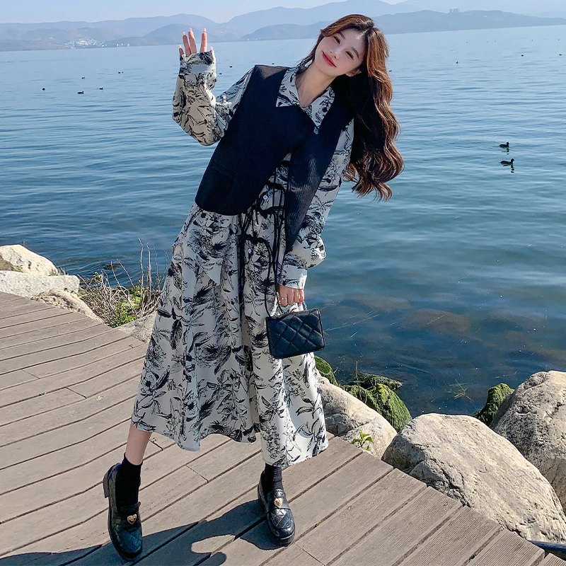 成套搭配碎花套装裙女春2024新款法式设计感马甲上衣半身裙三件套