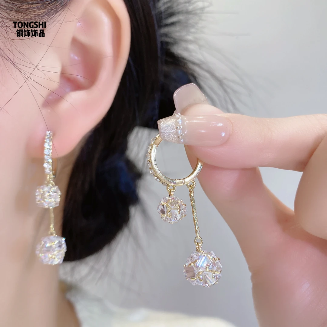 铜合金合成锆石耳饰 告白气球耳扣气质高级感闪钻球耳坠轻奢百搭