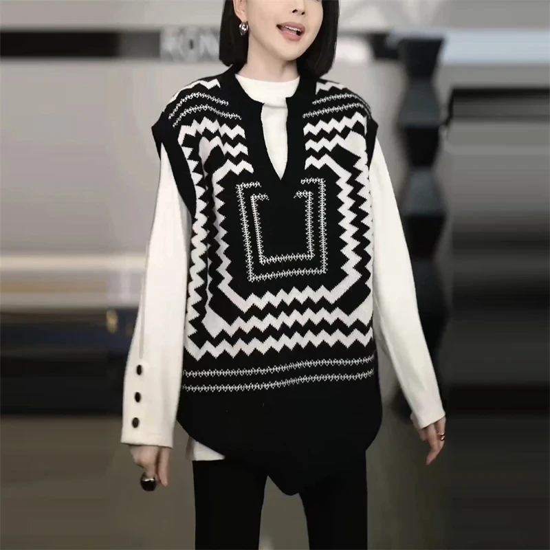 休闲气质女装2025春季新款轻奢高级感纯色卫衣针织花纹马甲两件套