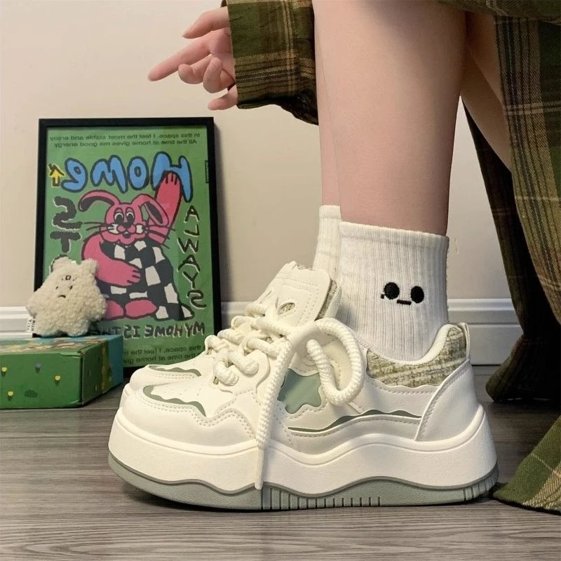 国潮品质2025年春夏季新款小众厚底休闲百搭学生原创星星板鞋子女