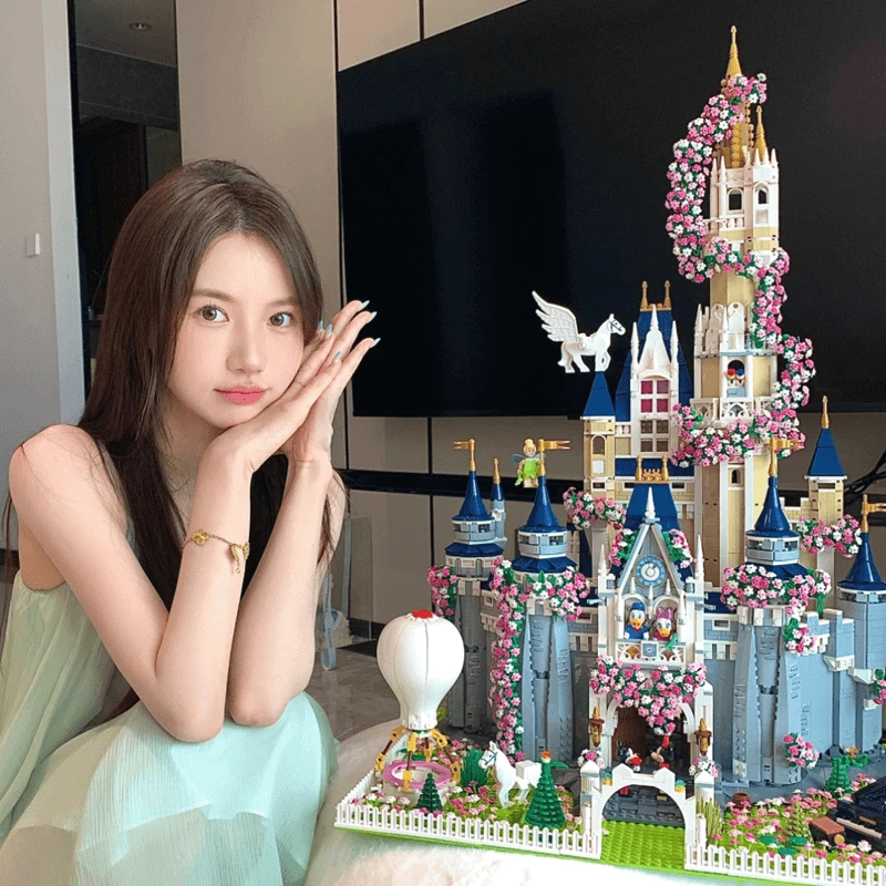 2024樱花迪士尼城堡拼装积木玩具女孩系列成人巨型情人节表白礼物