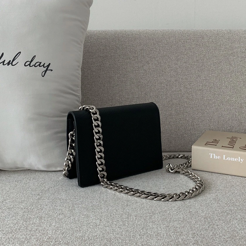 ins超火粗链条港风小包女2025新款高级感百搭时尚链条单肩斜跨包