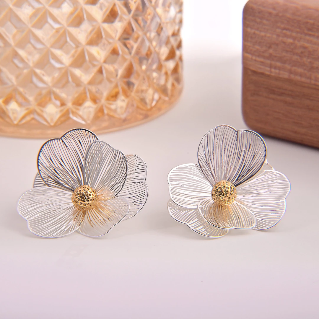 铜合金耳饰 品质款-新品原创设计镂空大花耳钉银针高级感撞色耳饰