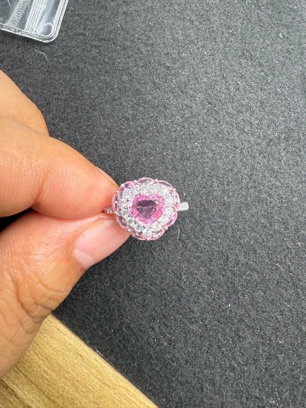 天然18k金粉蓝宝戒指