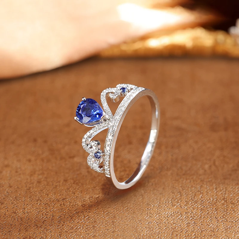 18K白金皇家蓝天然蓝宝石戒指皇冠设计款满钻轻奢贵宝