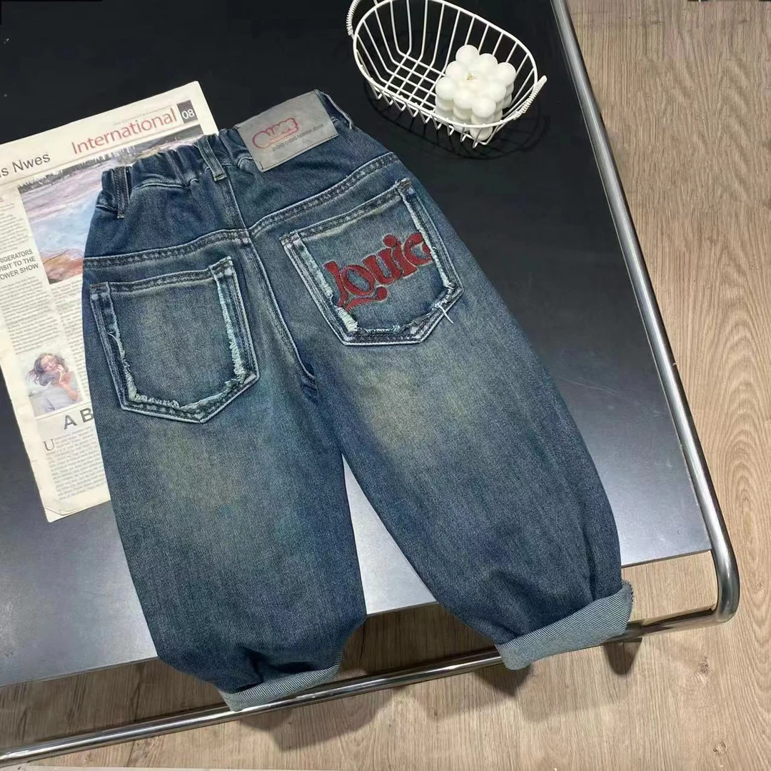 A777秋季新款洋气休闲韩版后袋红色字母儿童牛仔长裤