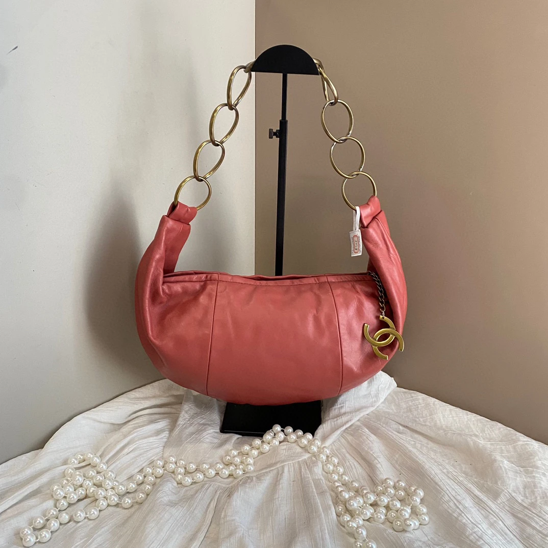 95新 Chanel/香奈儿 chanel豆沙色半月腋下包