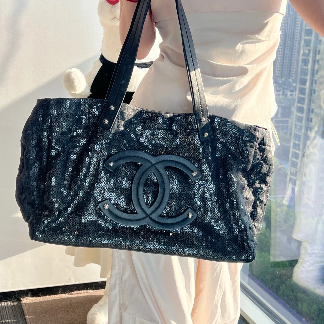 95新 Chanel/香奈儿 chanel黑色亮片托特包
