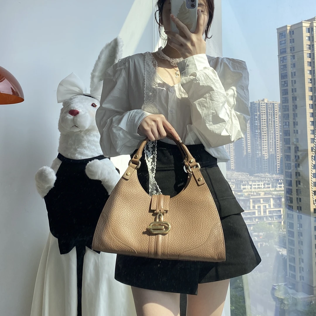 95新 GUCCI/古驰 gucci 奶茶色全皮腋下包
