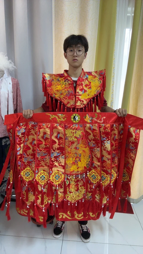 撒满精品服饰披肩战裙