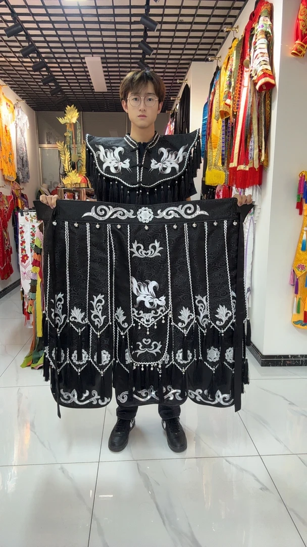 撒满精品服饰披肩战裙