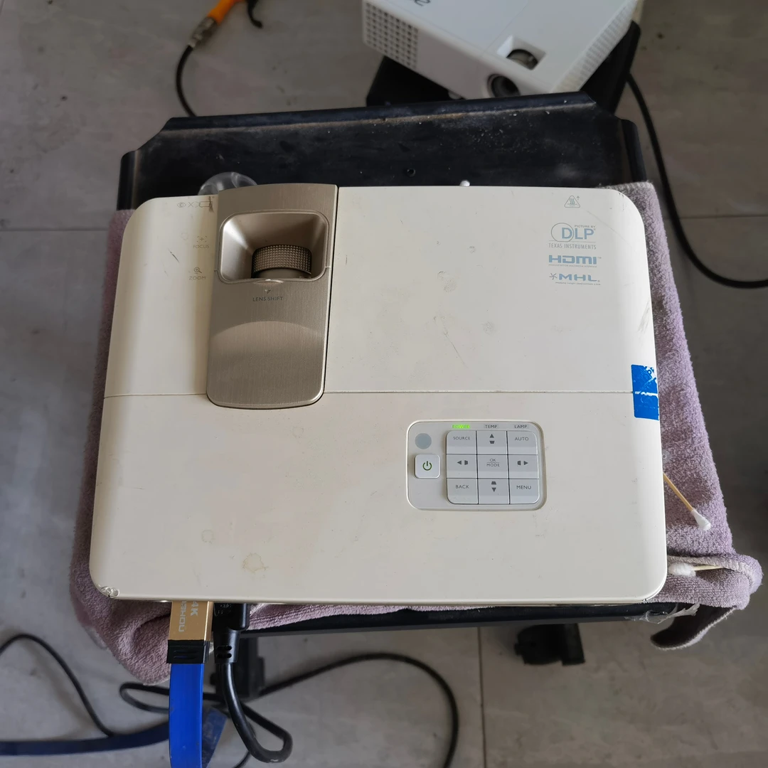 明姬i700梯形智能投影仪 特价机