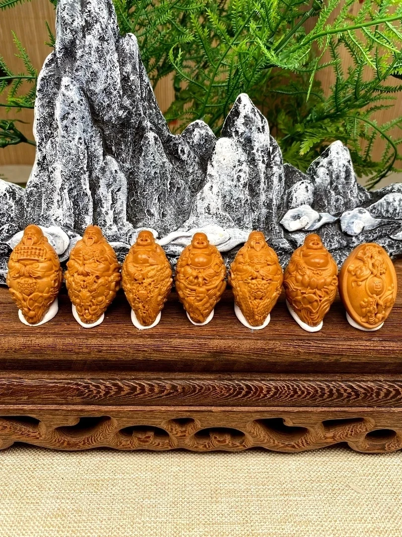 满工财弥橄榄核雕手串