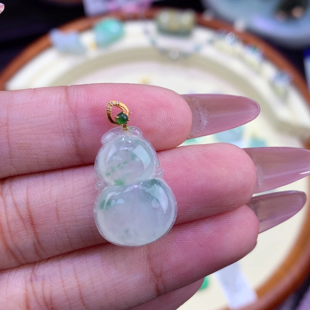 翡翠吊坠(不含链)18K金镶嵌