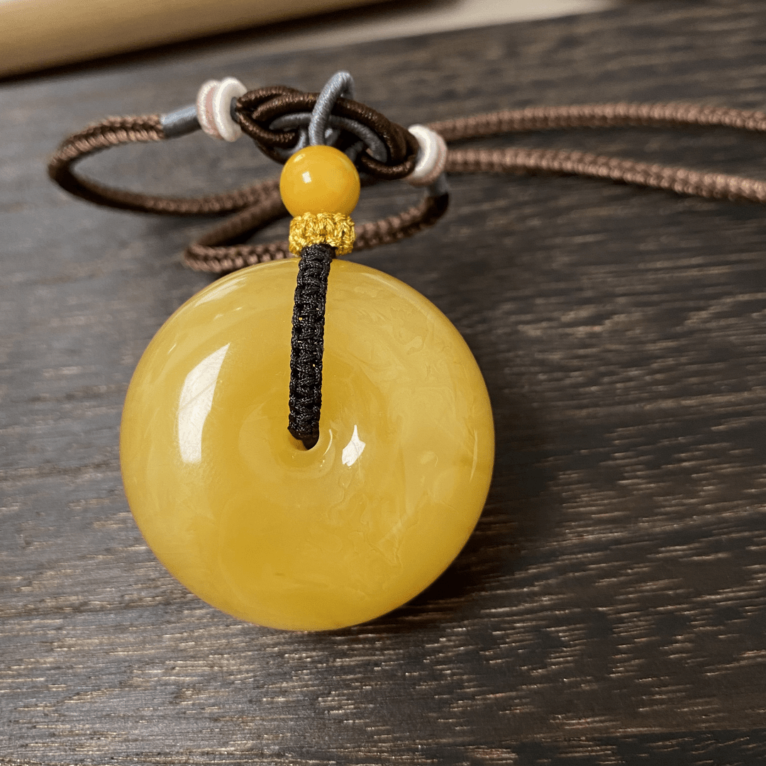 20.9克俄料鸡油黄蜜蜡平安扣无事牌珠宝水滴毛衣链面包圈公主扣