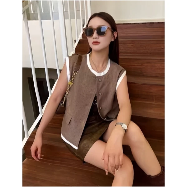 秋季上新~时尚重工设计款马甲 S8358