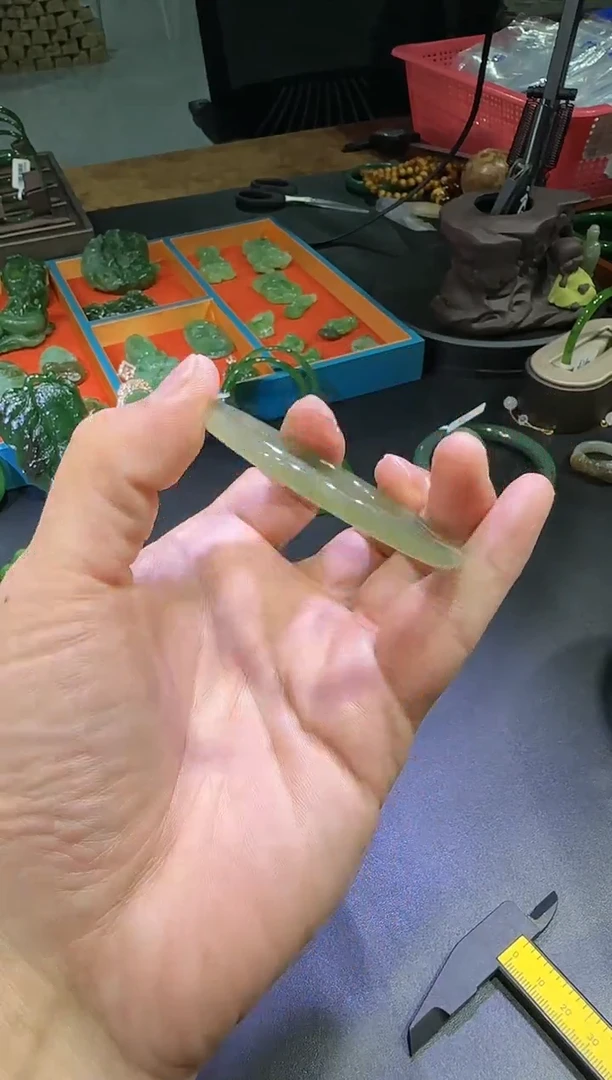 【闪购商品】和田玉手镯未镶嵌57-56