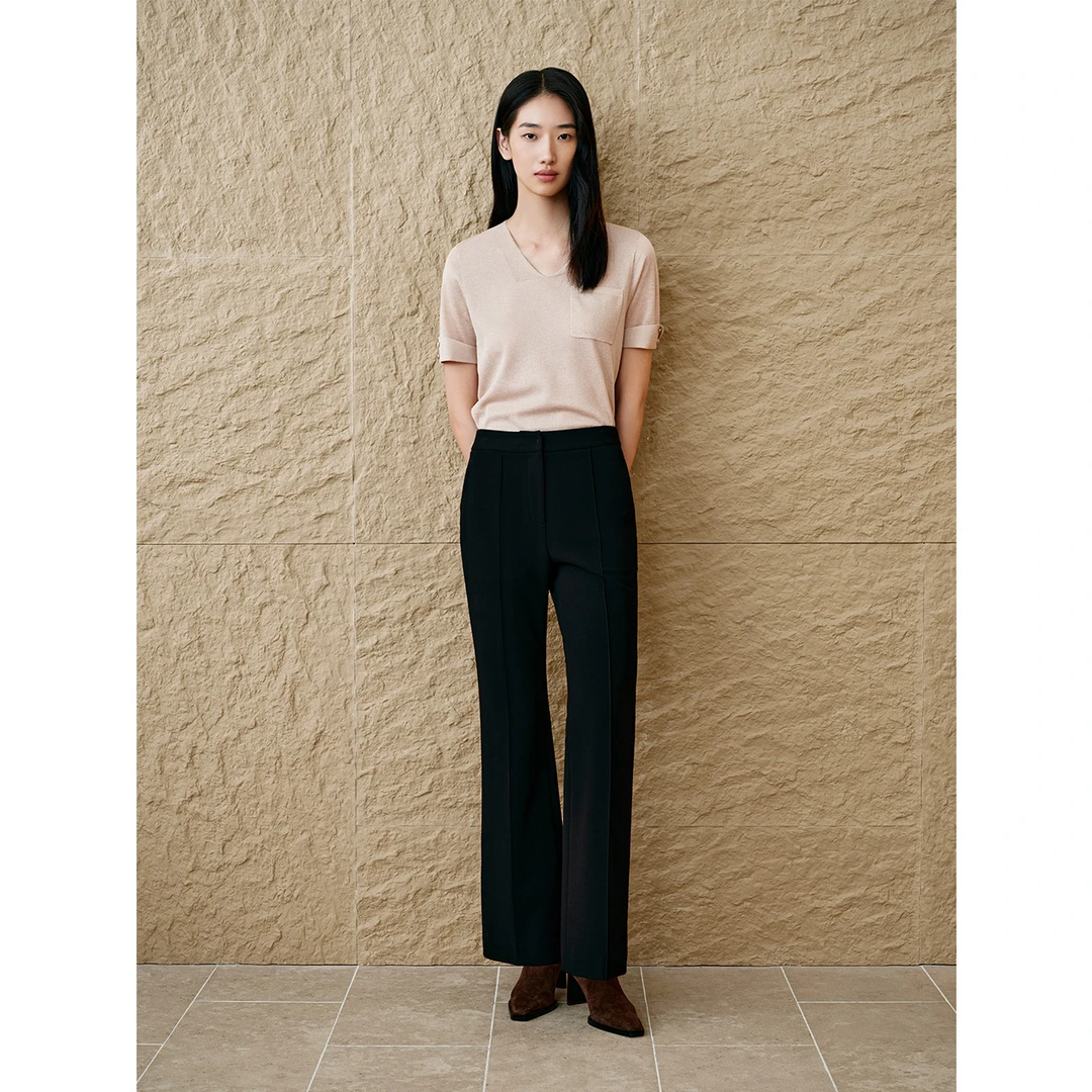 INSUN恩裳冬季新款经典黑色中高腰显瘦微喇裤休闲裤9C64520030