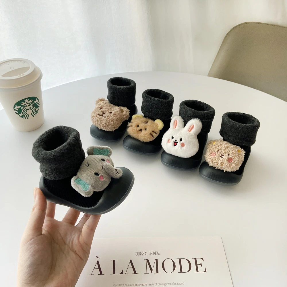 黑色婴儿鞋子冬季加绒男童女童小月龄婴幼儿宝宝鞋子袜子一体可爱