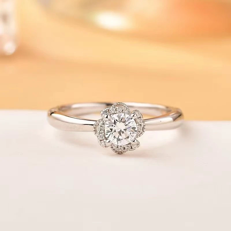 925银莫桑石戒指  华尔兹50分女士闭口戒指