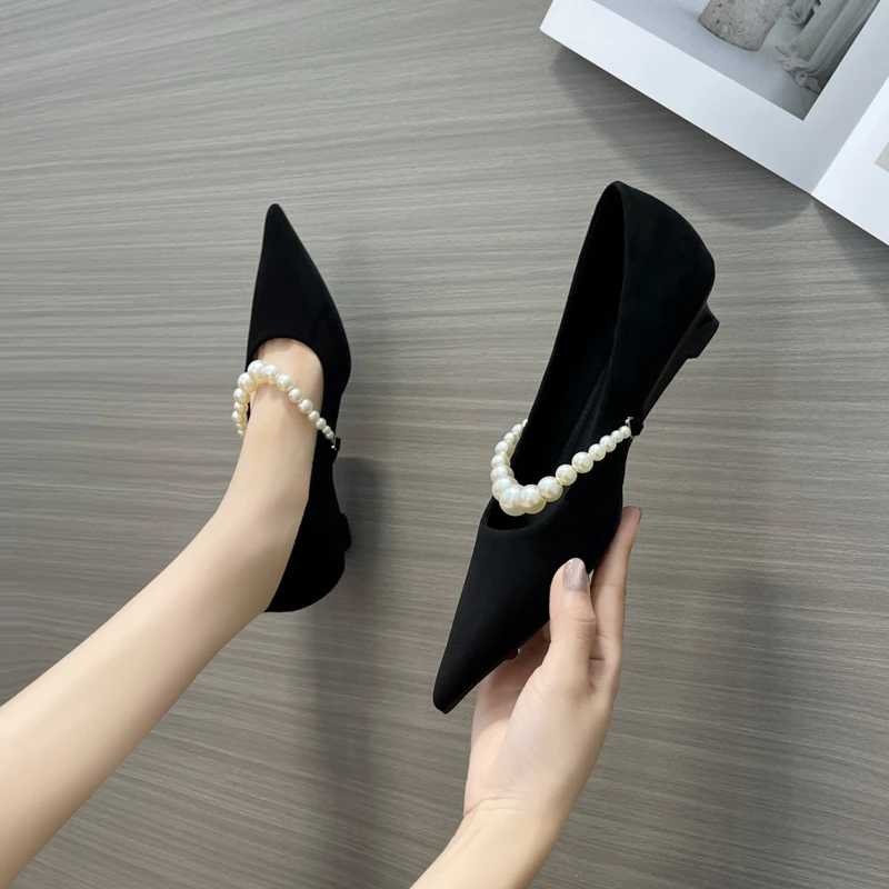 meichen/美晨2024年秋冬季新款珍珠链单鞋法式中跟鞋女坡跟尖头鞋