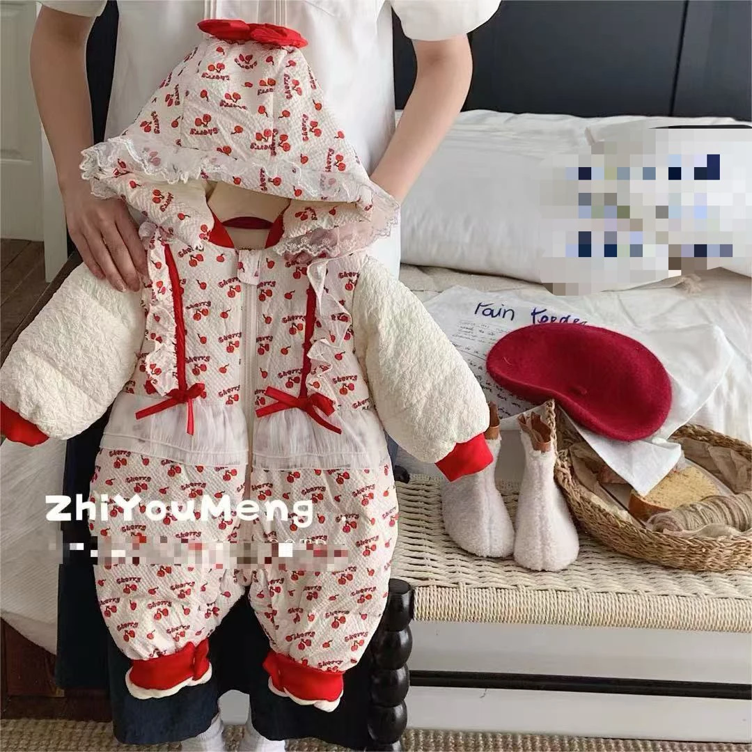 冬季新生儿加厚羽绒服连体哈衣小可爱樱桃设计