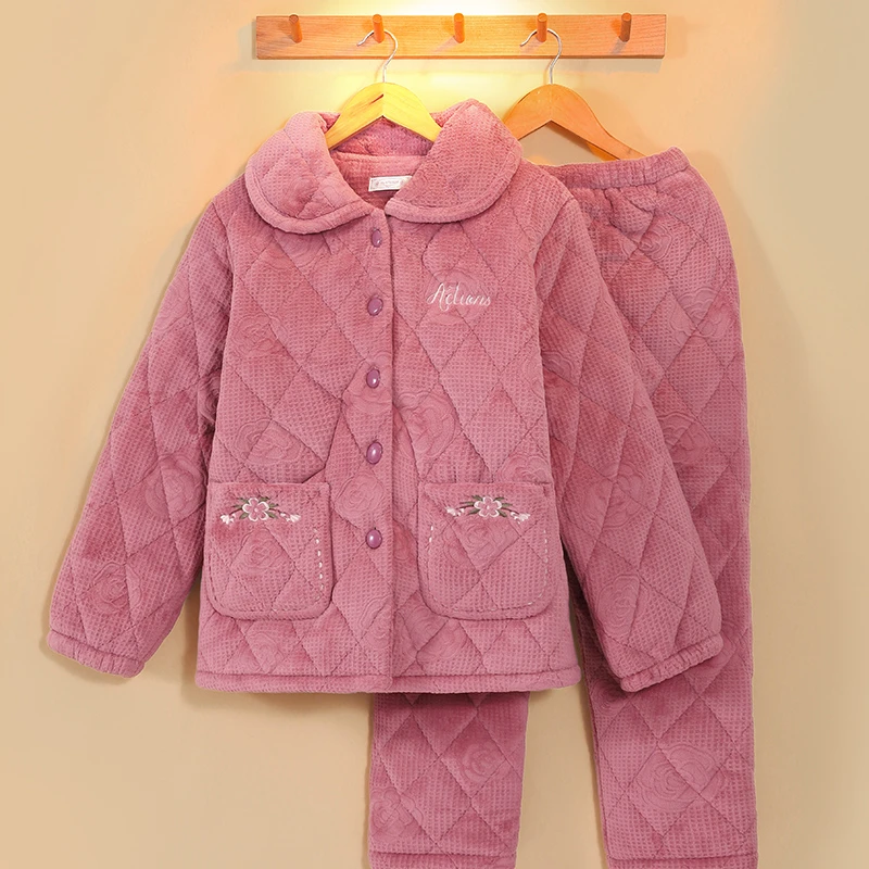 妈妈冬季加厚加绒保暖睡衣女士三层夹棉袄中老年珊瑚绒家居服套装