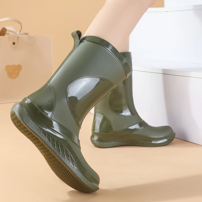 新款雨鞋女款时尚中筒雨靴防滑防水耐磨水鞋成人外穿软底厨房胶鞋