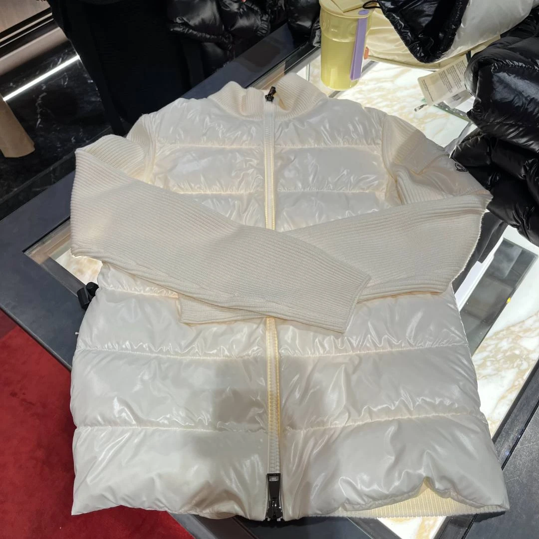 全新未使用 蒙口 /GG/未使用/女士秋冬黑白同款羽绒服CARDIGAN