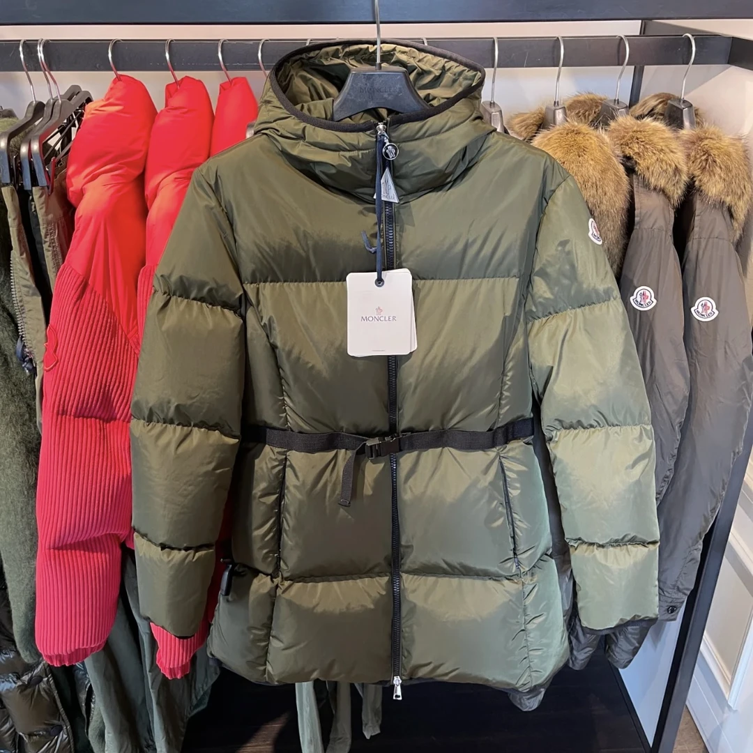 全新未使用 MONCLER 盟可睐/GG特惠精选/sirli女士绿色羽绒服