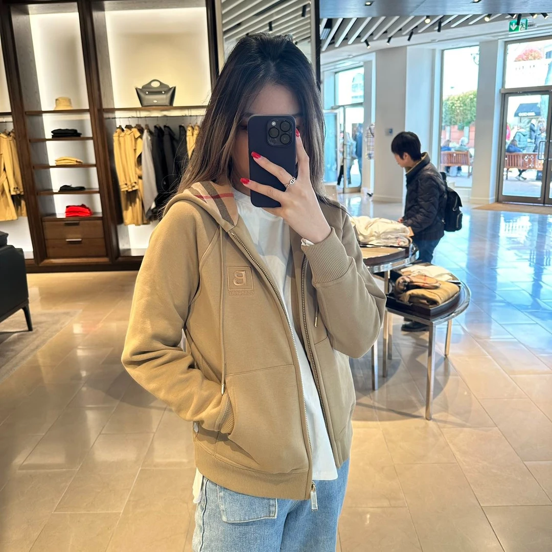 全新未使用 BURBERRY/博柏利 巴宝莉/GG特惠精选/ 女士卡其色卫衣