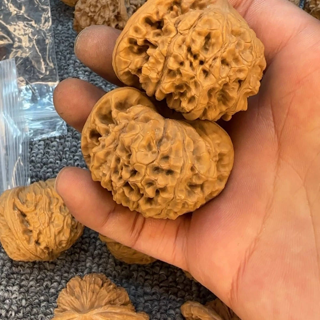 【闪购商品】桃核吊坠e****.
